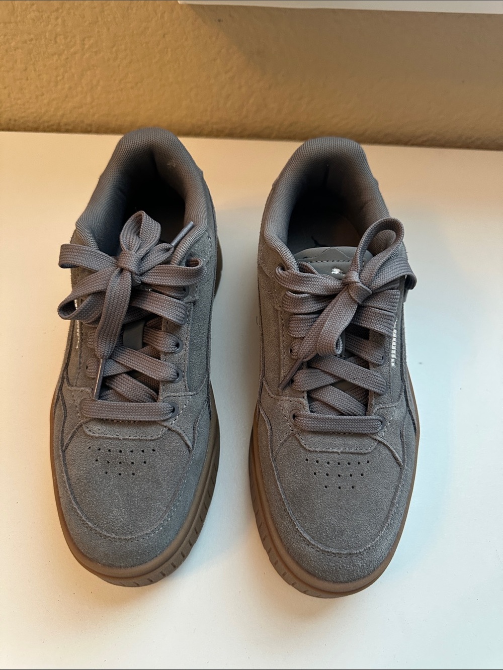 Puma Women’s Comfort Platform Sneakers Gray Suede Low-Top Size 7